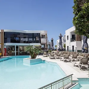 Golden Bay Boutique & יוון