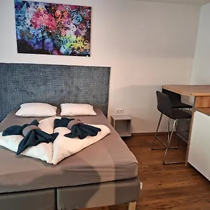 Flataid Gaestehaus Graschi - Steinbergstrasse Aparthotel